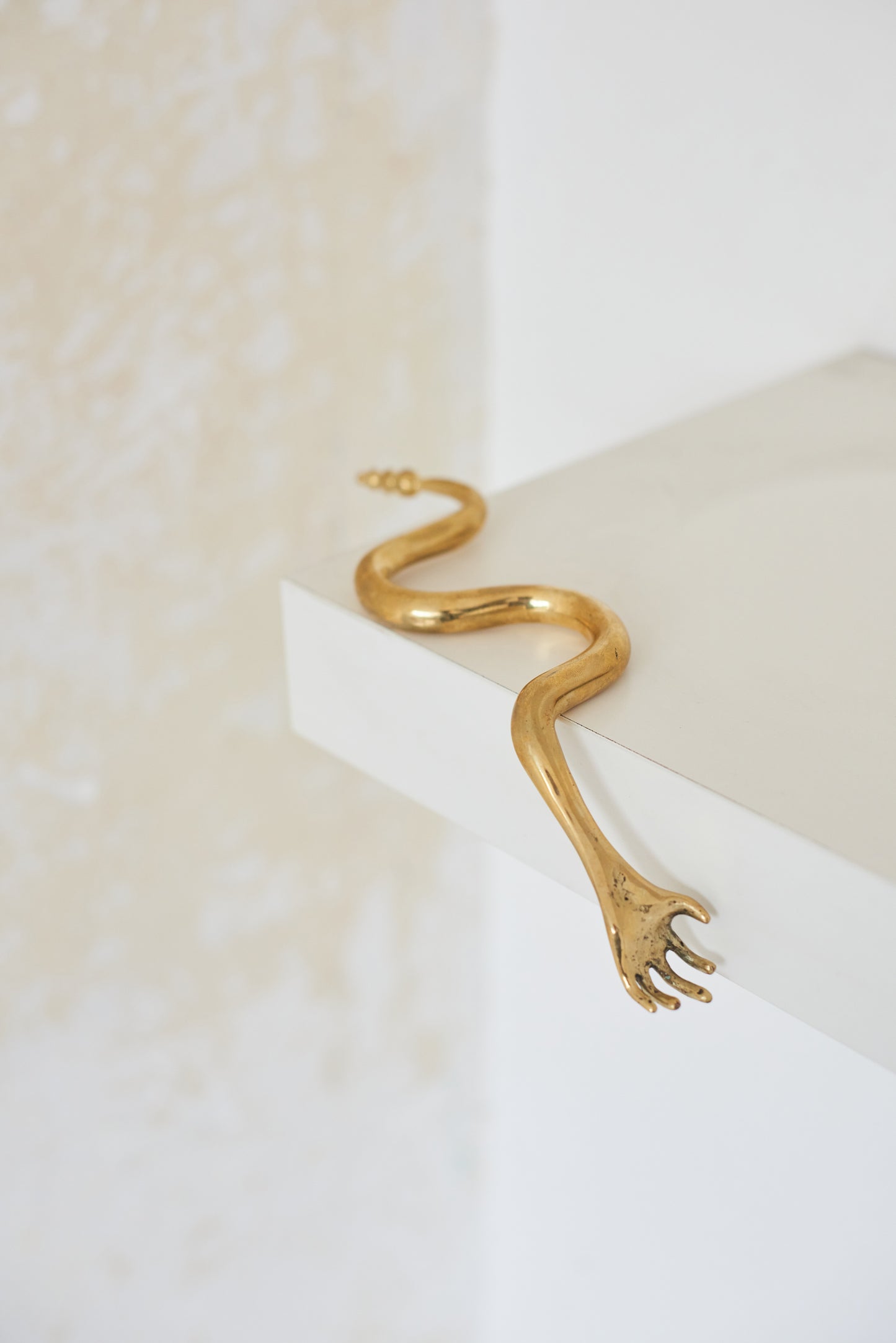 Artefacto BRONZE Serpent Hand