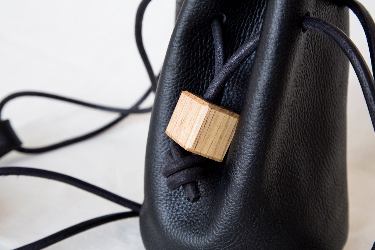 MINI BUCKET Black