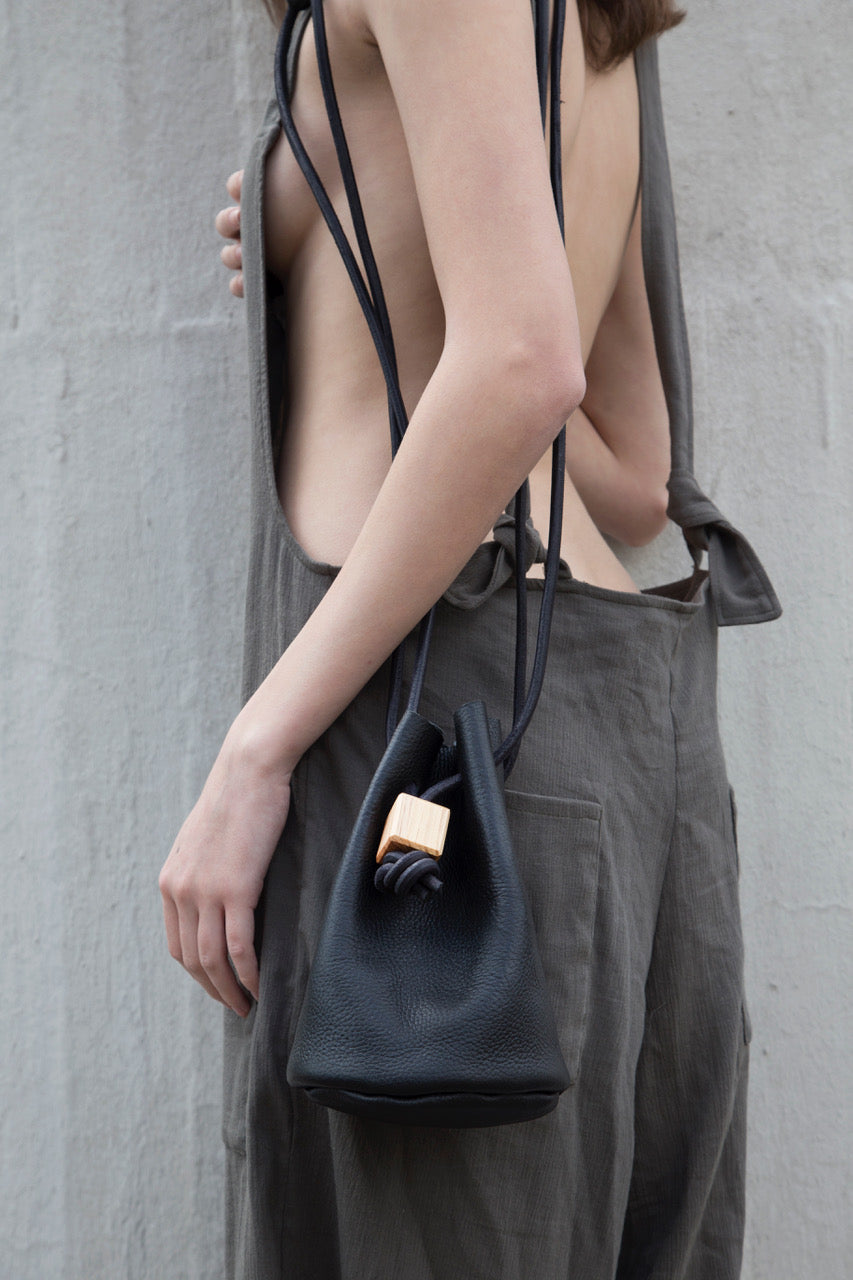 MINI BUCKET Black