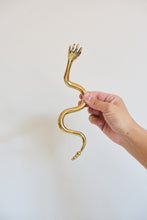 Artefacto BRONZE Serpent Hand